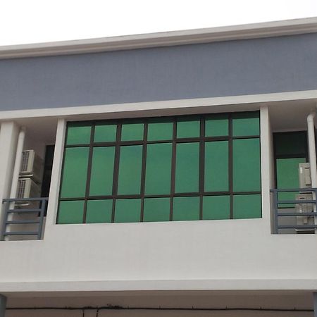 Eiman Homestay, Kluang Esterno foto